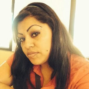 Meet your Posher, Adela